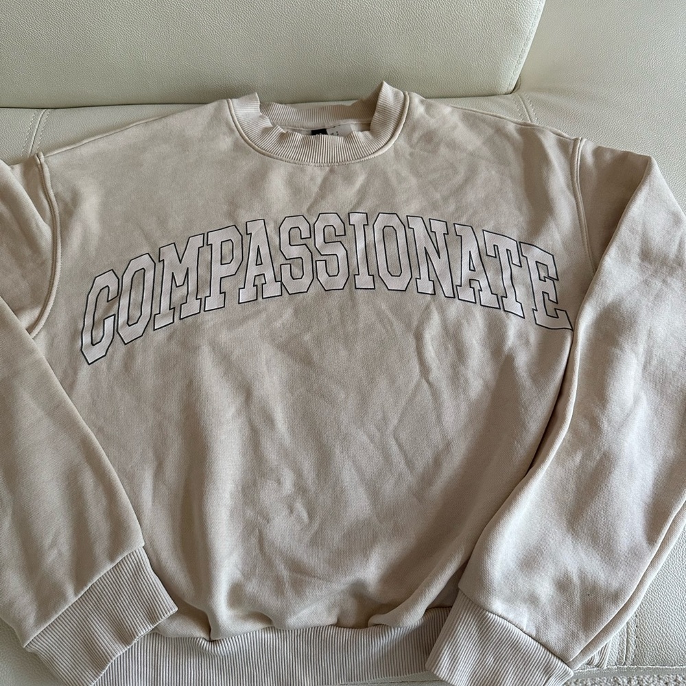 Beige Sweatshirt size small